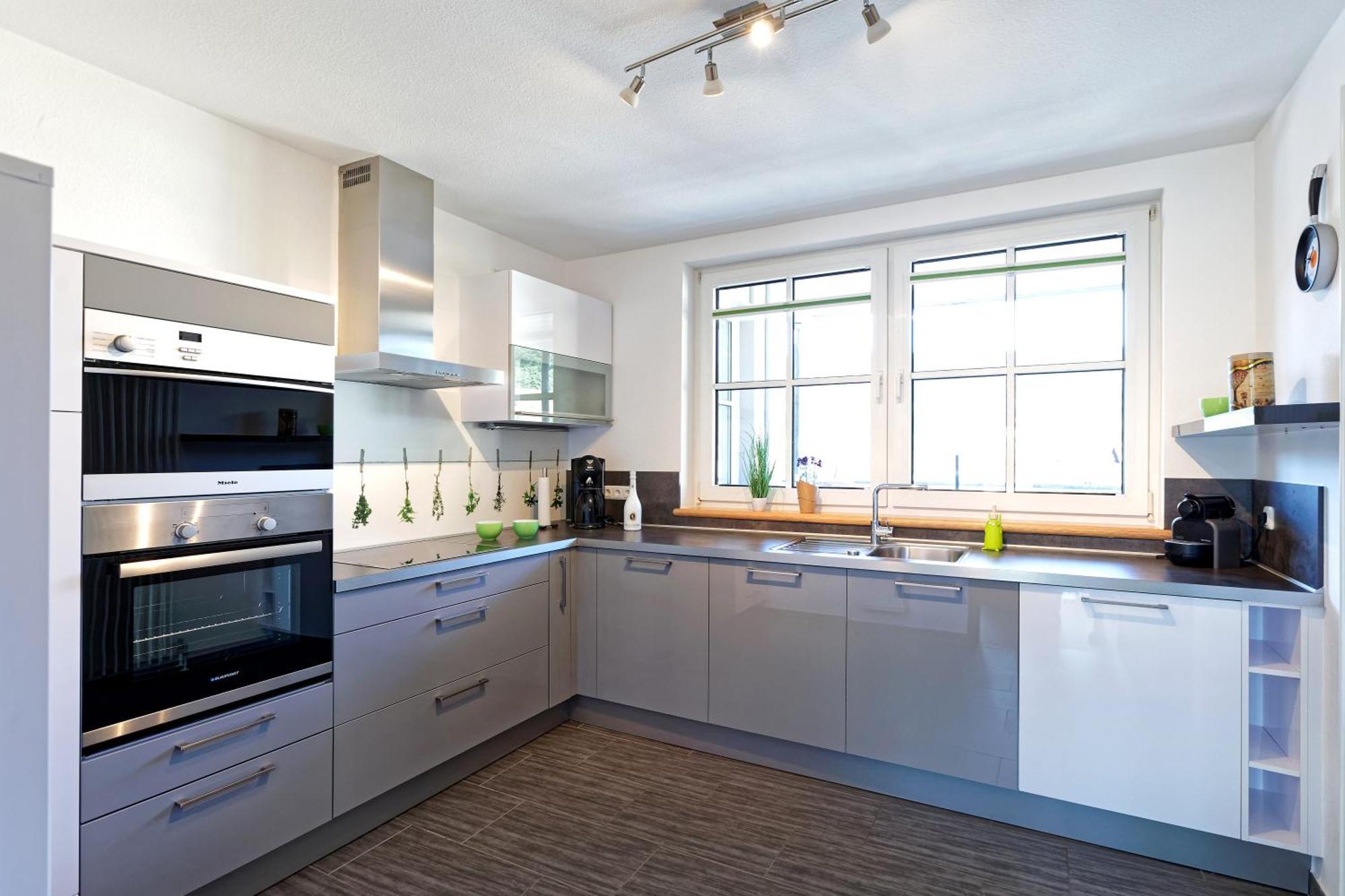 Grosszuegiges Helles Penthouse -Komplette Etage- Mit Balkon Und Stellplatz In Ruhiger Lage Kulmbach Eksteriør bilde