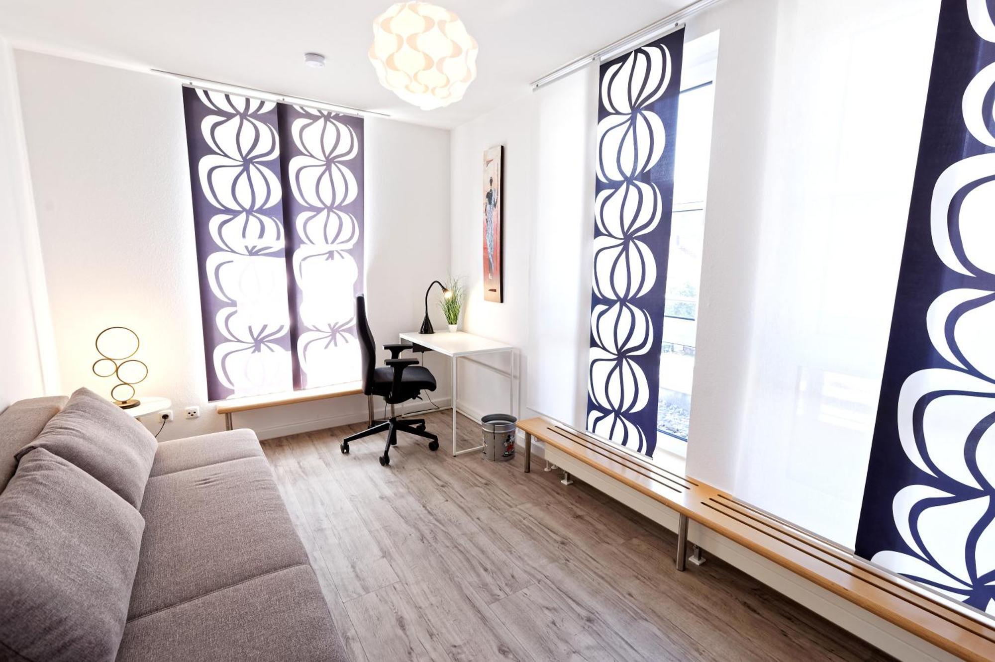Grosszuegiges Helles Penthouse -Komplette Etage- Mit Balkon Und Stellplatz In Ruhiger Lage Kulmbach Eksteriør bilde